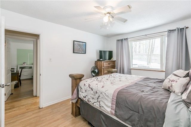 33 Parkwood Dr, Wasaga Beach, L9Z 2T2 | Image 2