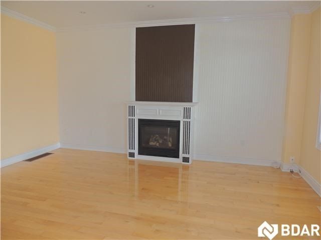 Upper - 42 Westminster Circ N, Barrie, L4M0A5 | Image 2