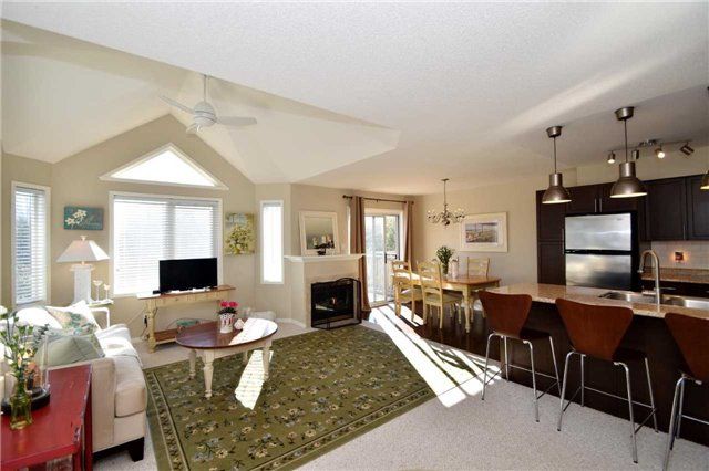 17 Valleymede Crt, Collingwood, L9Y 3Y9 | Image 2