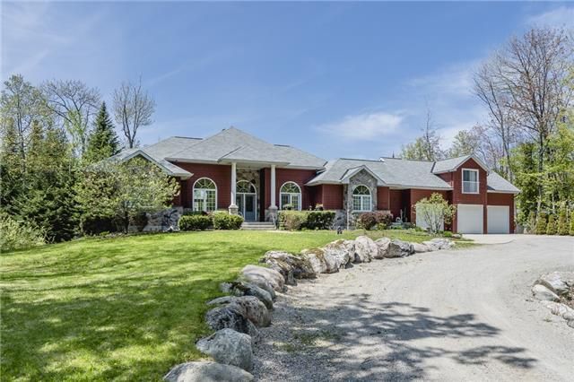 679 Sandy Bay Rd, Tiny, L9M 0H6 | Image 2