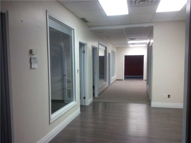 208 - 331 Bayfield St, Barrie, L4M3C2 | Image 2