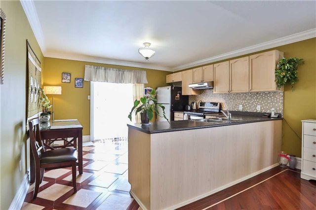 239 Country Lane, Barrie, L4N0W2 | Image 2