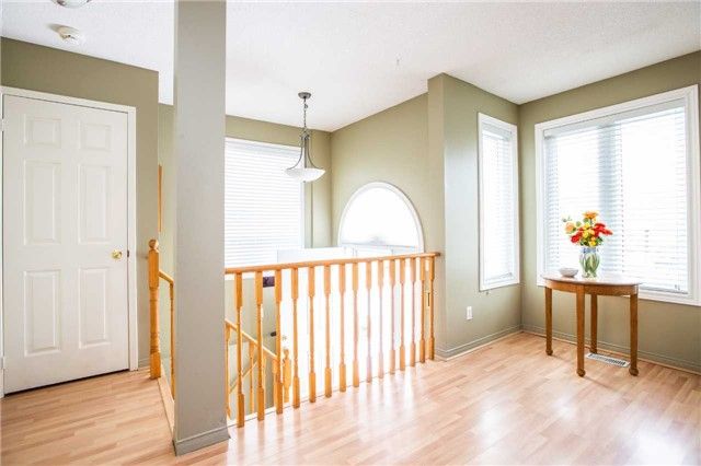 36 Churchland Dr, Barrie, L4N 8P9 | Image 2