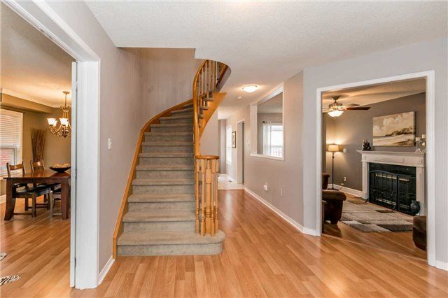 30 Black Willow Dr, Barrie, L4N9M2 | Image 3