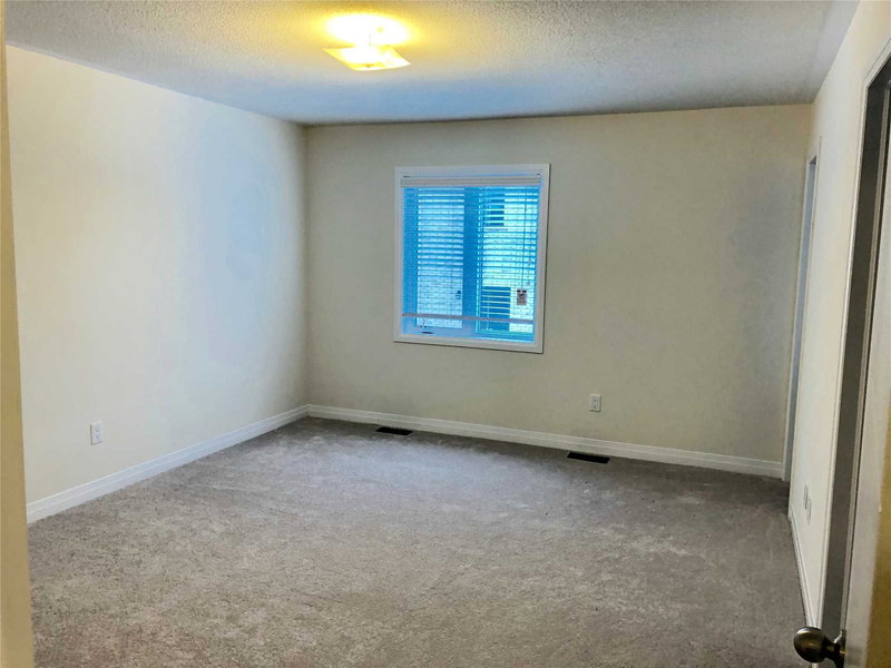 8 Bedford Estates Cres, Barrie, L4N9K6 | Image 3