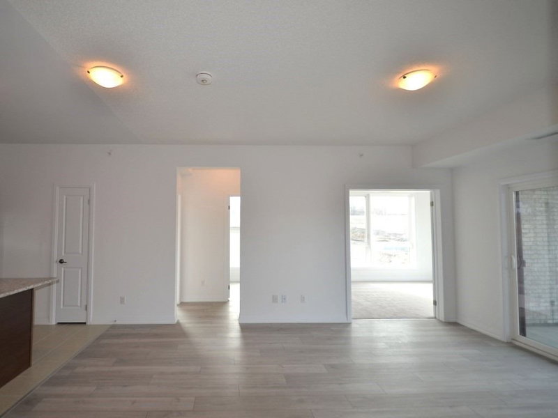 102 - 299 Cundles Rd E, Barrie, L4M 4S5 | Image 3