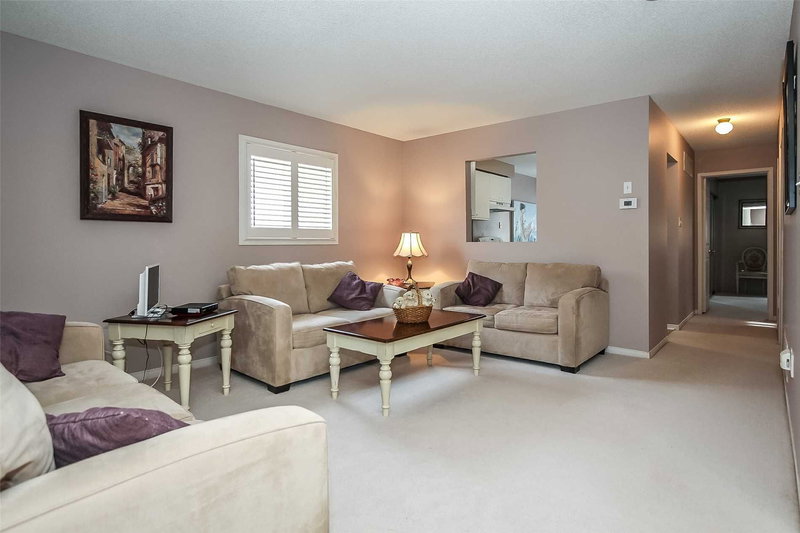 121 Dyer Dr, Wasaga Beach, L9Z 1M1 | Image 2