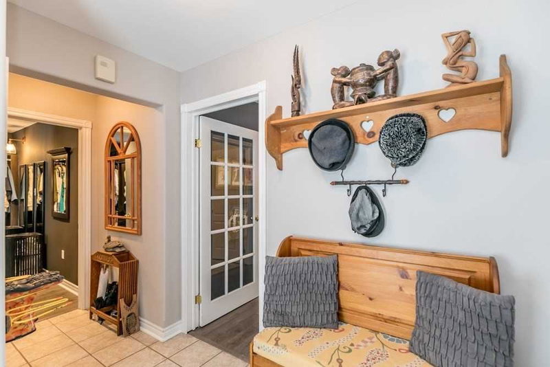 604 Champlain Rd, Tiny, L9M 0C2 | Image 2