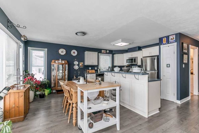 604 Champlain Rd, Tiny, L9M 0C2 | Image 3