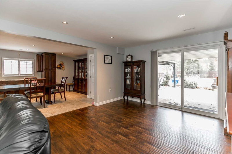 355 Zoo Park Rd, Wasaga Beach, L9Z 1S7 | Image 3