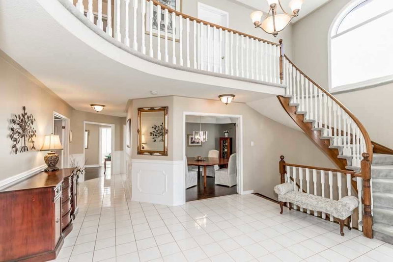 54 Cityview Circ, Barrie, L4N 7V1 | Image 3