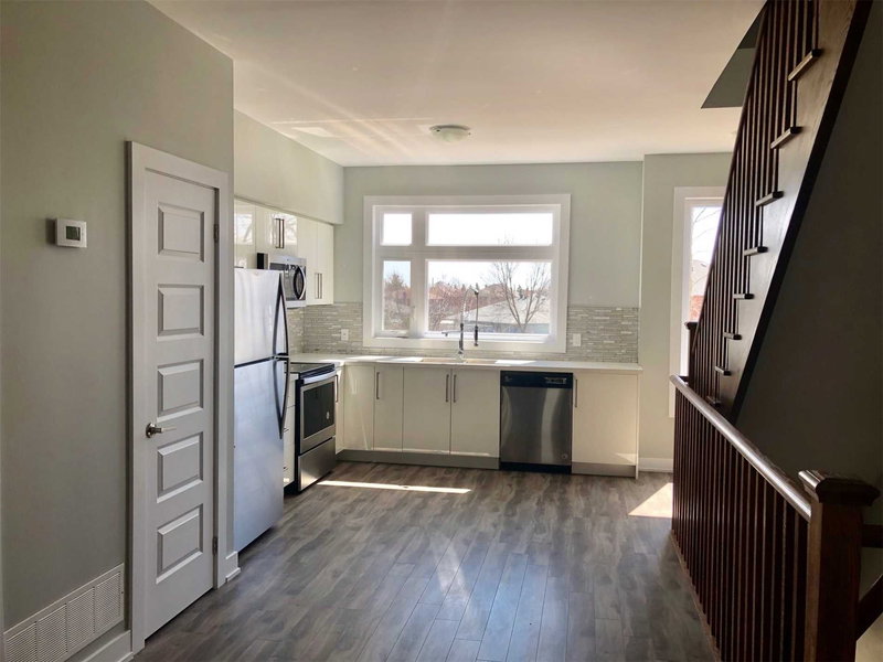 49 - 540 Essa Rd, Barrie, L0M1A0 | Image 2