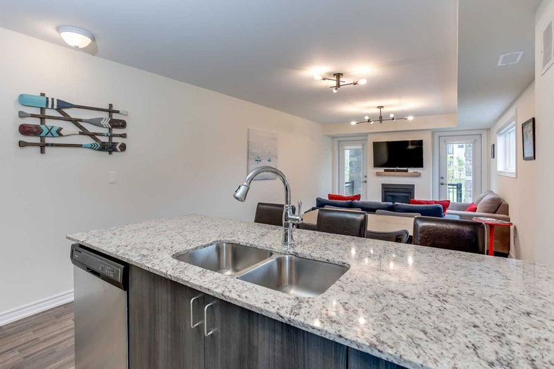 108 - 2 Cove Crt, Collingwood, L9Y0Y6 | Image 3