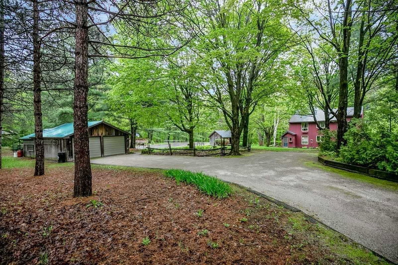 1359 Old Barrie Rd E, Oro-Medonte, L0L 1T0 | Image 2