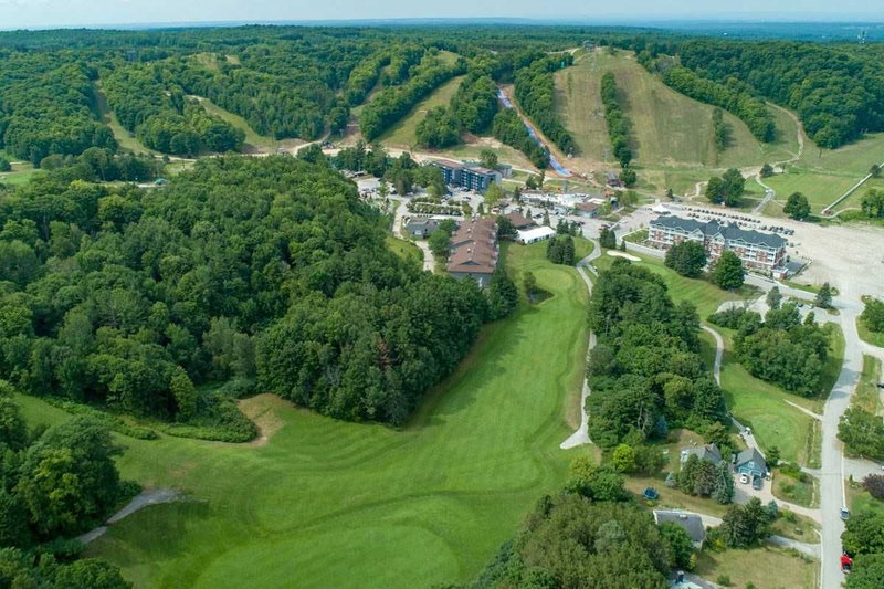 24 Birch Grove Dr, Oro-Medonte, L4M 4Y8 | Image 2