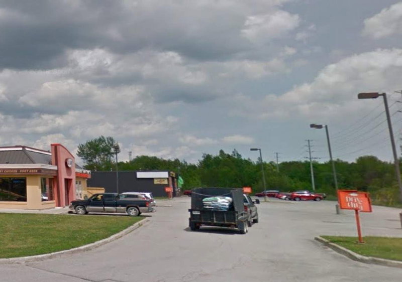 2 - 324 Memorial Ave, Orillia, L3V5X6 | Image 2