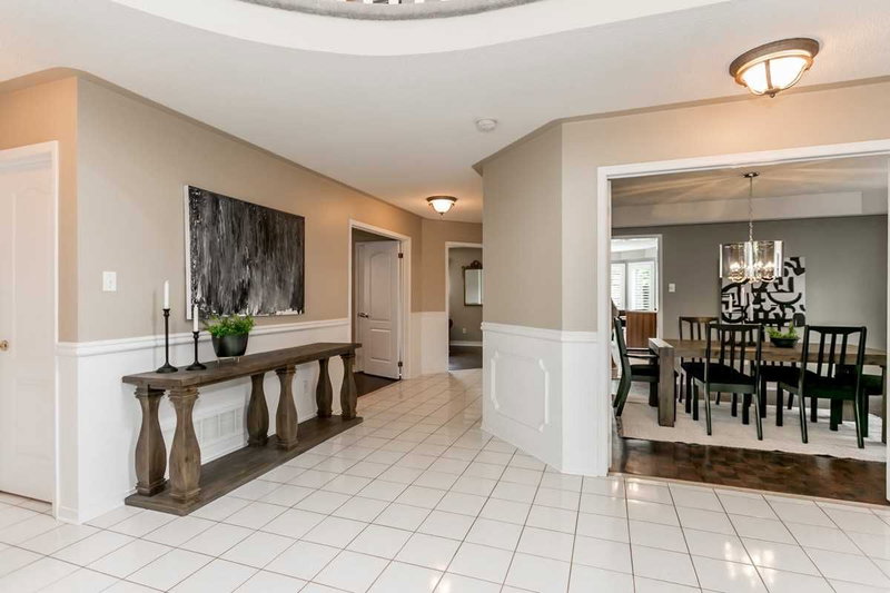 54 Cityview Circ E, Barrie, L4N 7V1 | Image 2