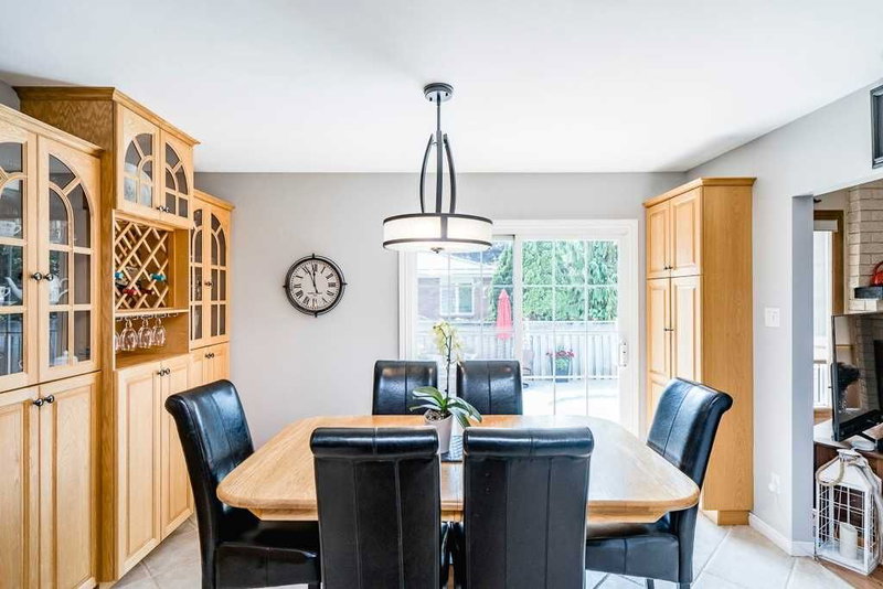 933 Playfair Rd, Midland, L4R 4X9 | Image 3