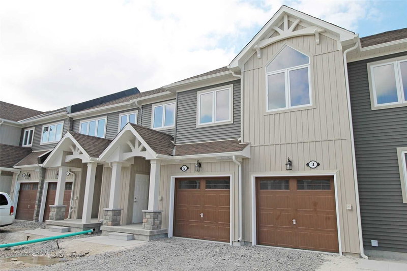 5 Gregory Ave, Collingwood, L9Y 0Z5 | Image 2