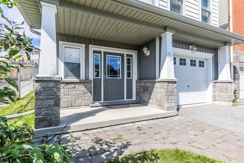 70 Pearl Dr, Orillia, L3V 6H2 | Image 2