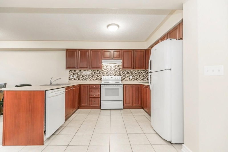 70 Pearl Dr, Orillia, L3V 6H2 | Image 3