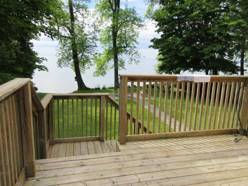 95 Lakeshore Rd E, Oro-Medonte, L0L 2E0 | Image 3