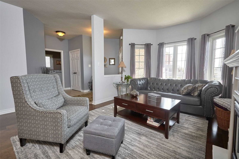 21 Silver Tr, Barrie, L4N 2S2 | Image 3
