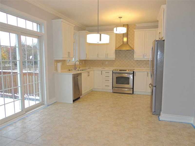 Upper - 42 Westminster Circ N, Barrie, L4M0A5 | Image 3