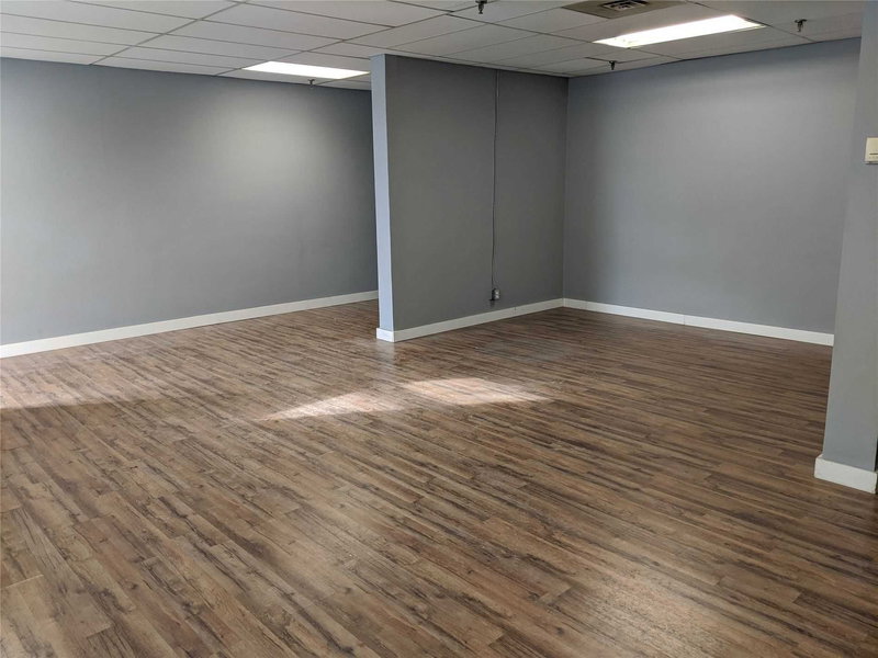 5 - 40 Bell Farm Rd, Barrie, L4M 5L3 | Image 3