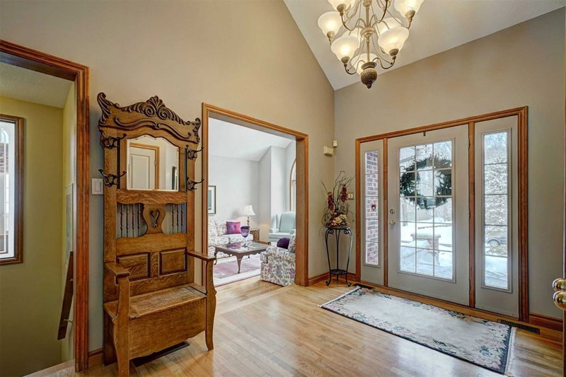 32 Forest Hill Dr, Springwater, L0M1J0 | Image 2