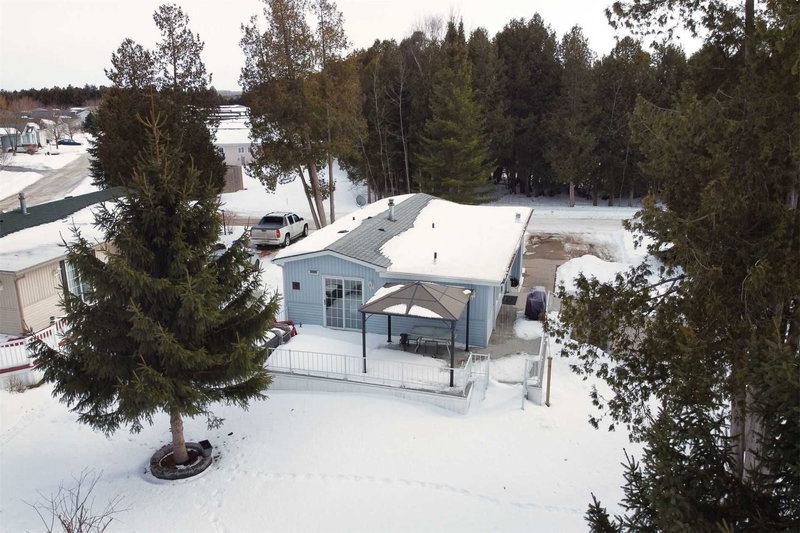 3 St James Pl, Wasaga Beach, L9Z 3A8 | Image 3