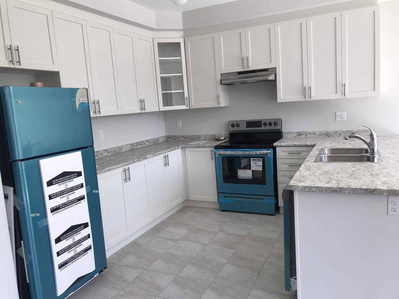 56 Kirby Ave, Collingwood, L9Y 3Y8 | Image 2