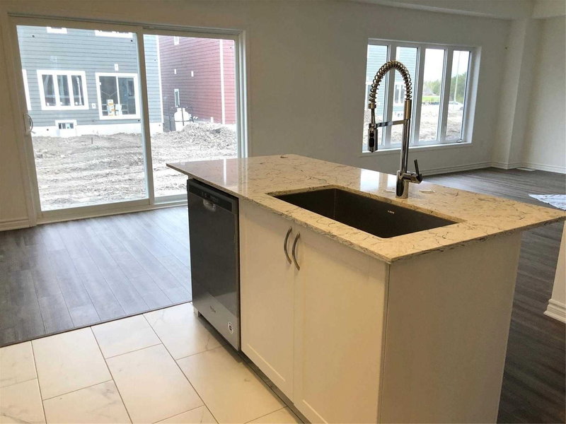 12 Bobolink Dr, Wasaga Beach, L9Z0J2 | Image 3