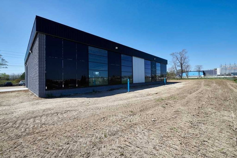 10 Lockhart Rd, Barrie, L4N 9G8 | Image 2