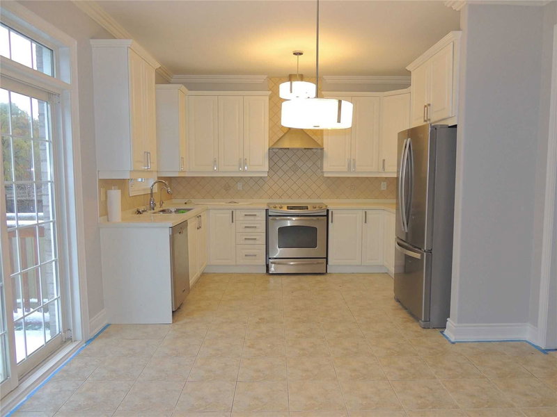 Upper - 42 Westminster Circ N, Barrie, L4M0A5 | Image 2