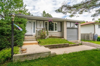 Detached House sold at 12 College Crescent, Barrie, Ontario, L4M2W2 - Grove East - MLS: S4805325