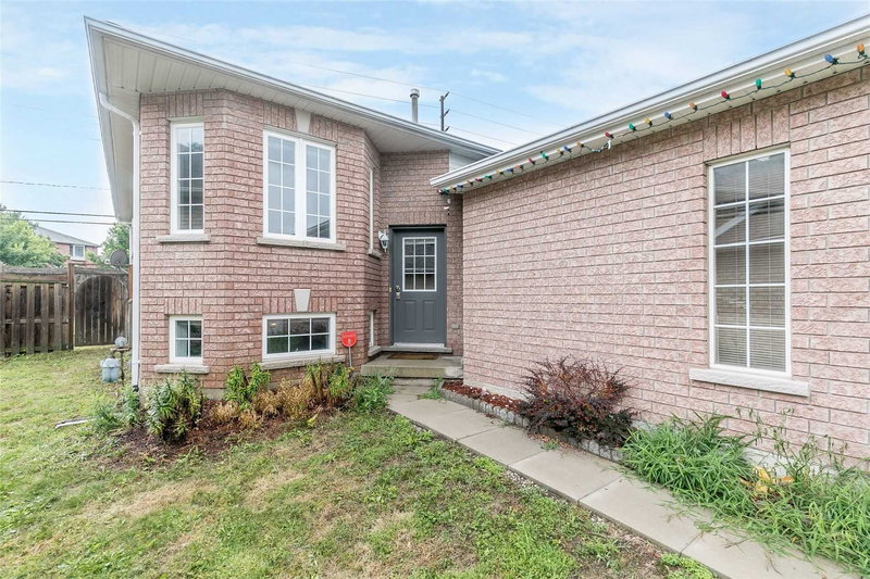 61 Stollar Blvd, Barrie, L4M 6N3 | Image 2