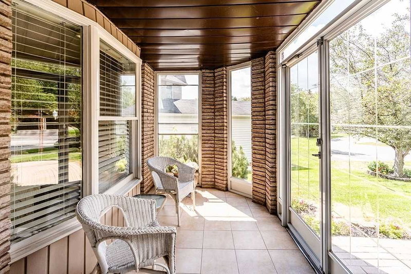 122 Browning Tr, Barrie, L4N 6R3 | Image 3