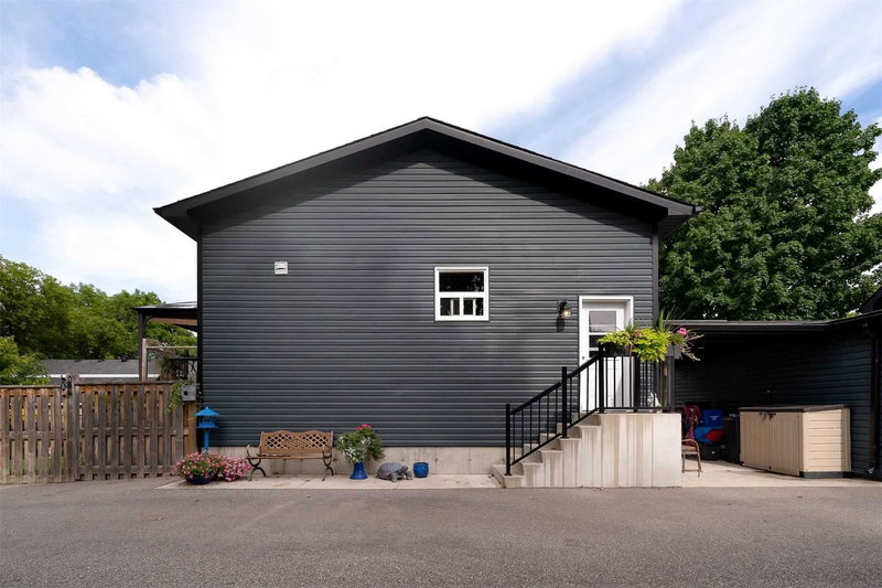 22 Caroline St, Barrie, L4N 2S3 | Image 3