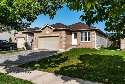 Detached House sold at 162 Hanmer Street, Barrie, Ontario, L4M 6W2 - East Bayfield - MLS: S4912525
