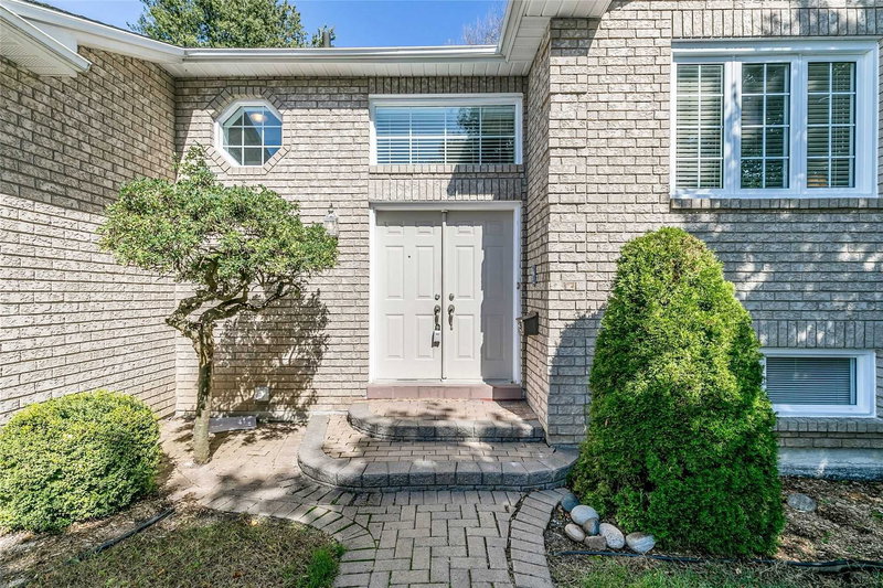 3 Evergreen Cres, Wasaga Beach, L9Z 1B6 | Image 2
