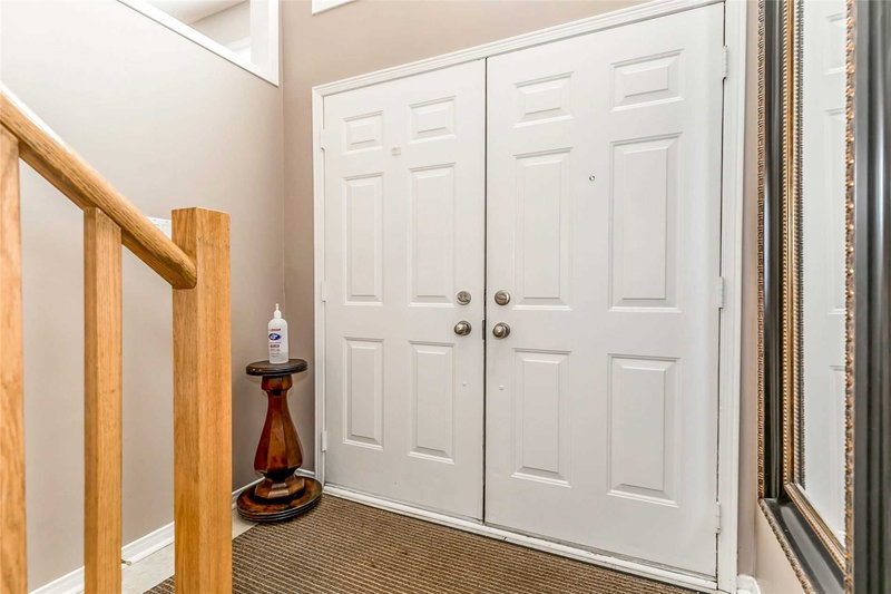 3 Evergreen Cres, Wasaga Beach, L9Z 1B6 | Image 3