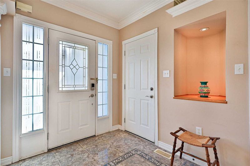 18 Todd Dr, Barrie, L4N9K6 | Image 2