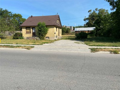 Detached House sold at 60 Donald Street, Barrie, Ontario, L4N1E3 - Queen's Park - MLS: S4938131