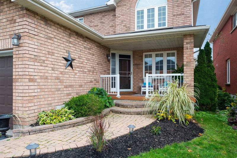 18 Balmoral Pl, Barrie, L4N 0Y9 | Image 2