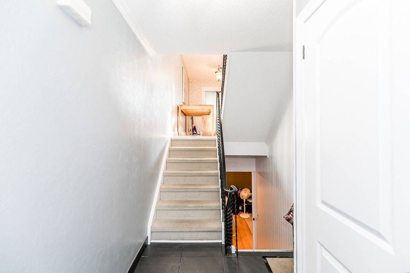 8 - 237 Steel St, Barrie, L4M 2H1 | Image 2