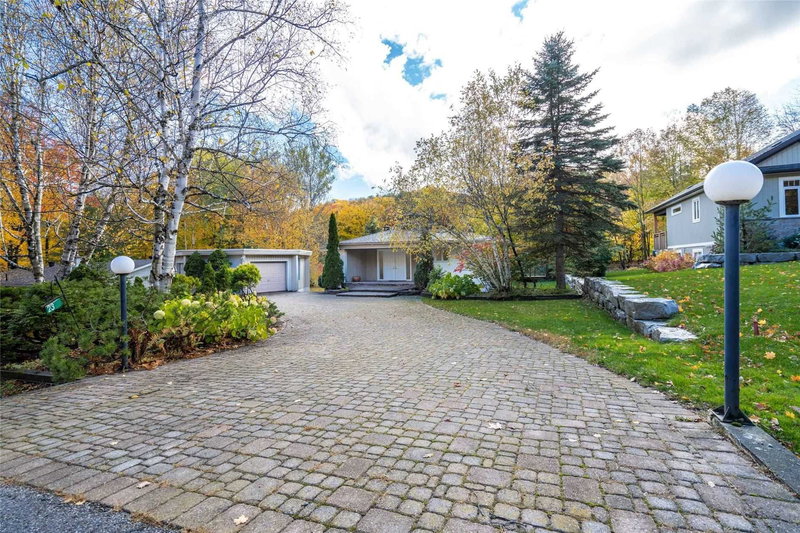 23 Country Club Lane, Oro-Medonte, L4M 4Y8 | Image 2