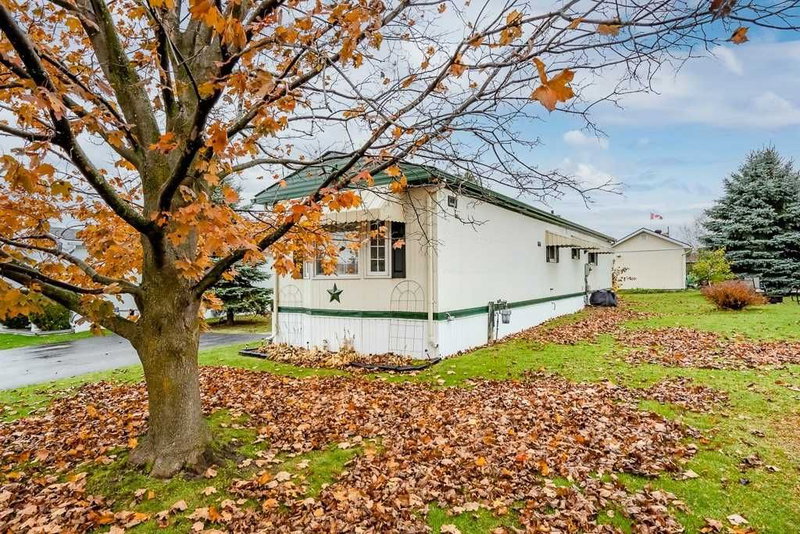 37 Berts Rd, Midland, L4R 0B9 | Image 3