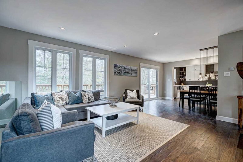 24 Birch Grove Dr, Oro-Medonte, L4M 4Y8 | Image 2