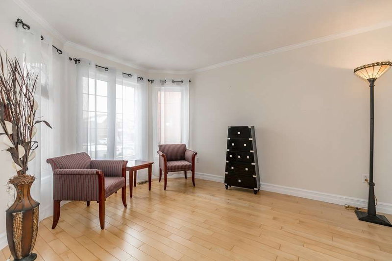 52 Loon Ave, Barrie, L4N8W6 | Image 3